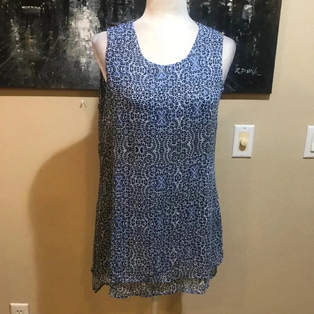 Blue & White Patterned Sleeveless Women's Top with Layered Hem-Size M